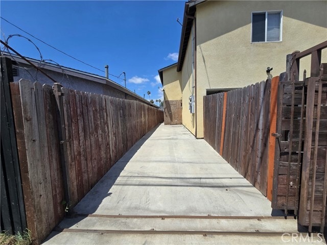 Building Photo - 10218 San Pedro St