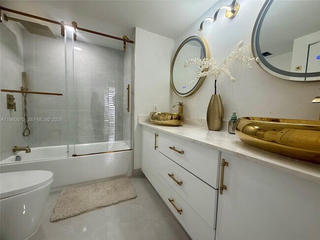 Building Photo - 1000 W Island Blvd