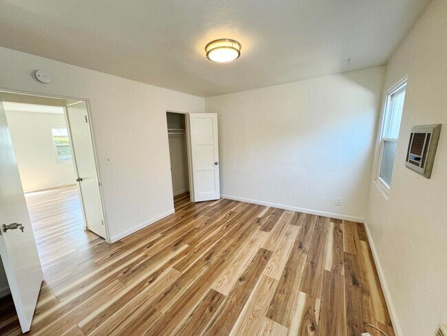 Building Photo - 215-219 Church Ave