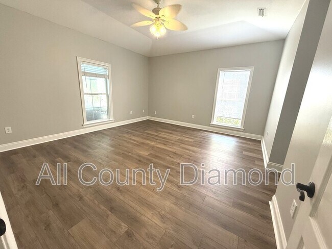 Building Photo - 12207 Lyndell Plantation Dr