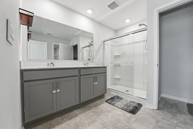 Building Photo - 3040 Wyntree Dr