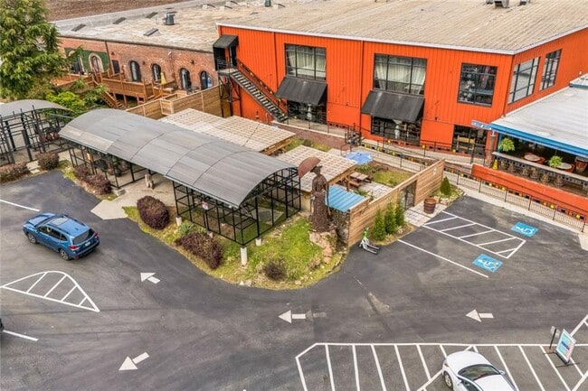 Building Photo - 230 Bradberry St SW