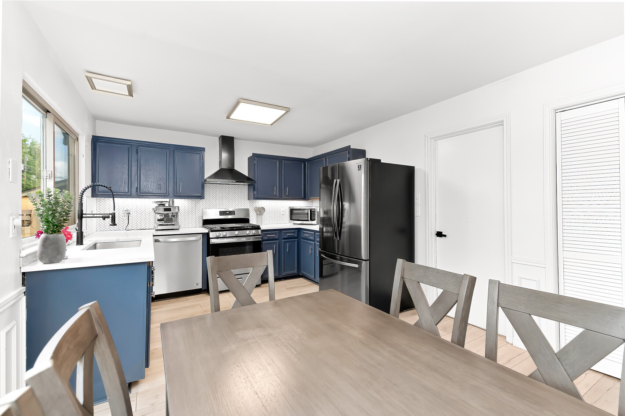 Building Photo - 2110 Spring Breeze Dr