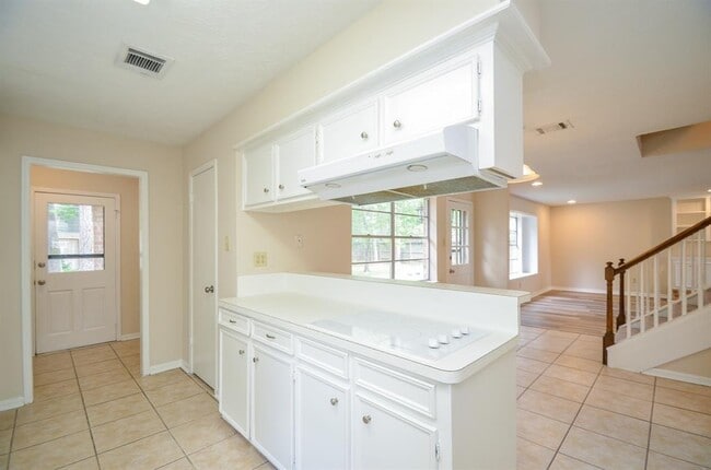 Building Photo - 12023 Sleepy Pines Dr
