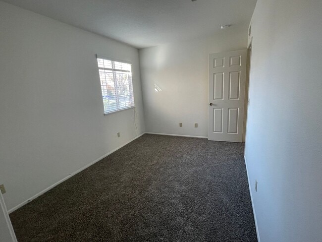 Building Photo - Jess Ranch 55+ Gated Community Apple Valley