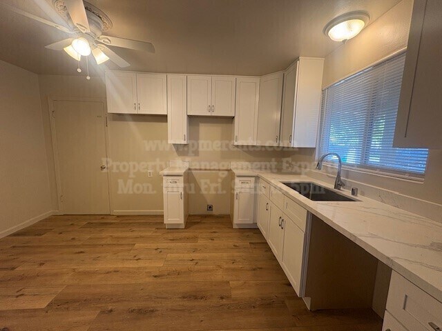 Building Photo - 466 E Pine St