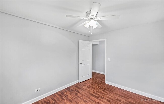 Building Photo - 1050 N Wheeling Rd