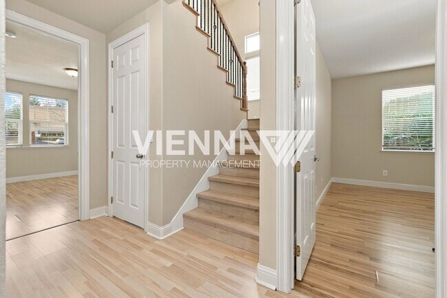 Building Photo - 1747 Abbeyfeale Ct