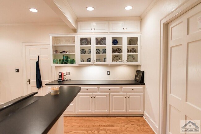 Building Photo - 285 Hampton Ct