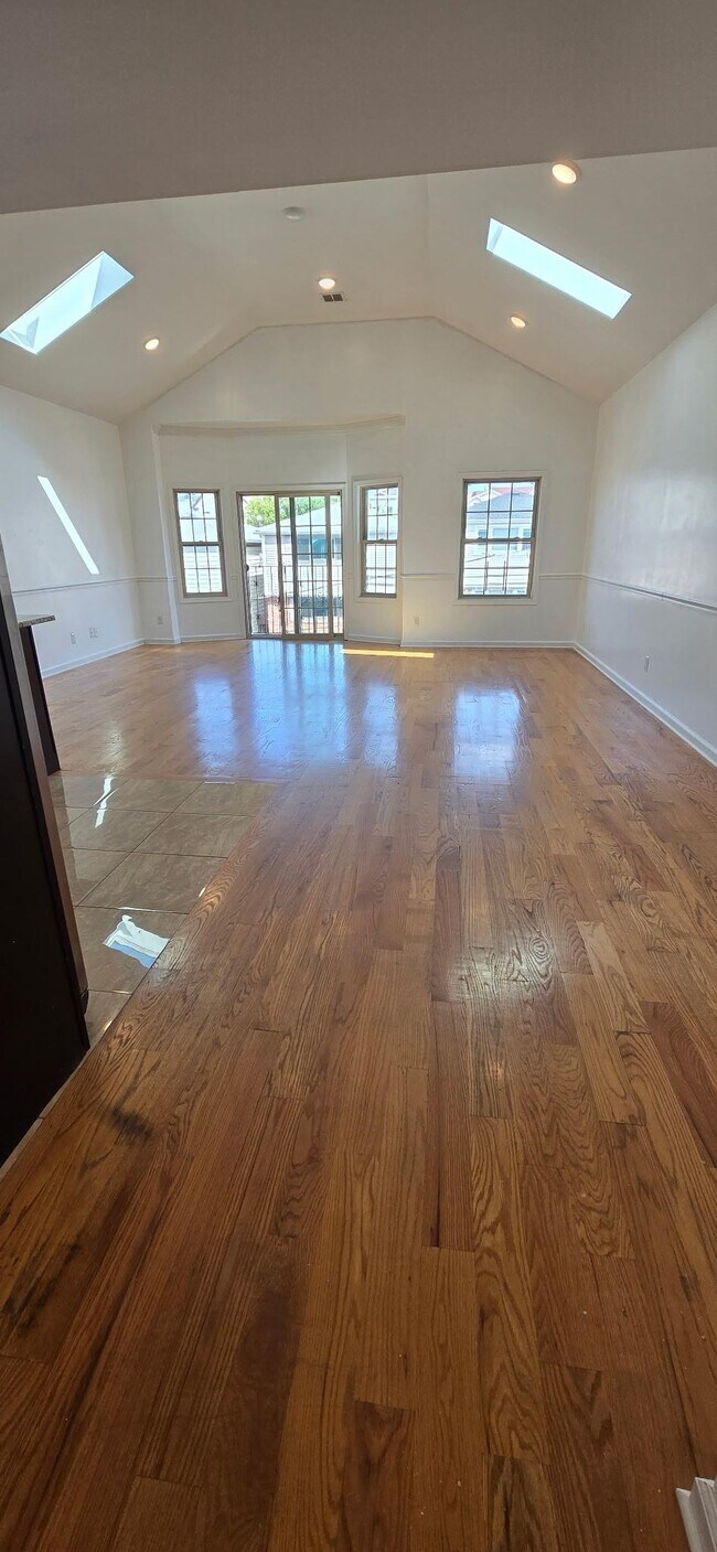 Building Photo - 47 Terhune Ave