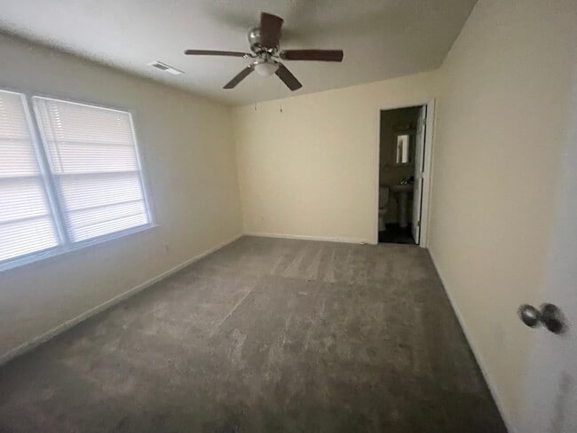 Building Photo - 3211 Meridian St N