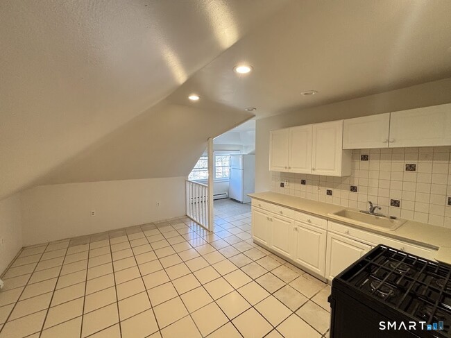 Building Photo - 358 Park Ave