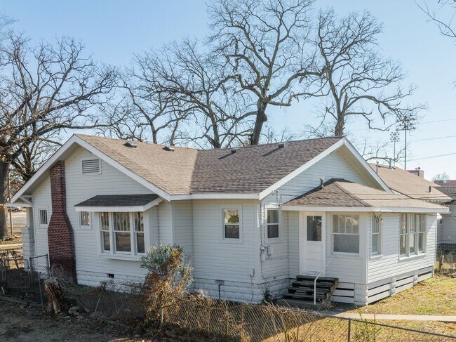 Building Photo - 419 N 23rd St