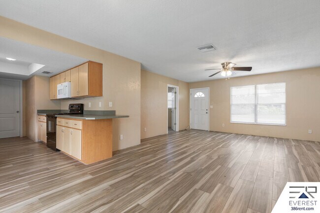 Building Photo - 1706 Western Rd