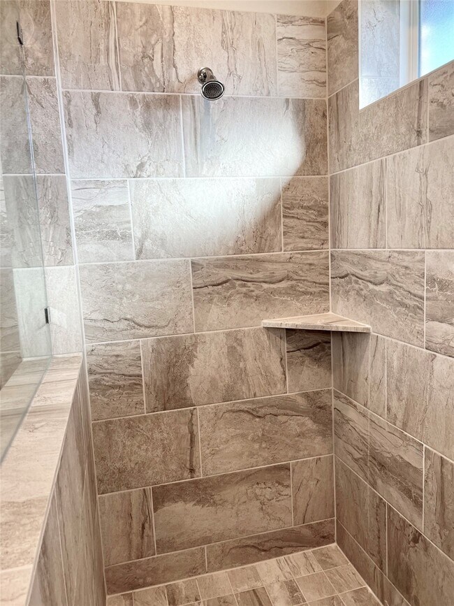 Building Photo - 547 Kingston Ln