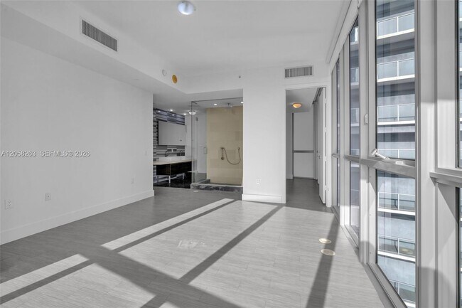Building Photo - 1100 Biscayne Blvd