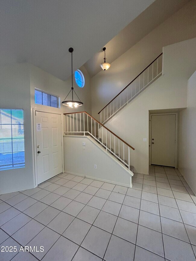 Building Photo - 1433 E Park Ave