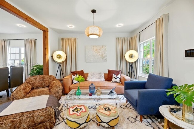 Building Photo - 1363 Biarritz Dr