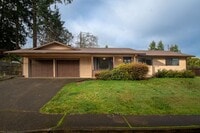 Building Photo - 3 bed, 2 bath Single-level home in Stayton, Oregon