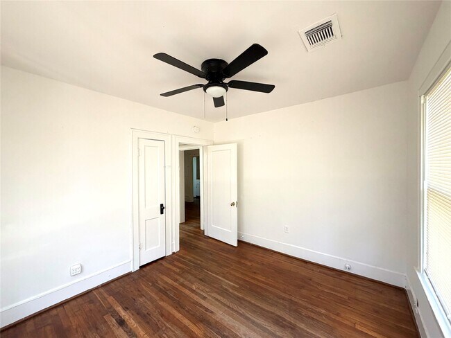 Building Photo - 1125 Usener St