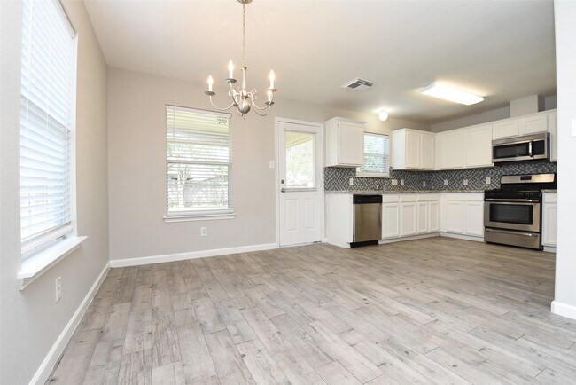 Building Photo - 21603 Falvel Lake Dr