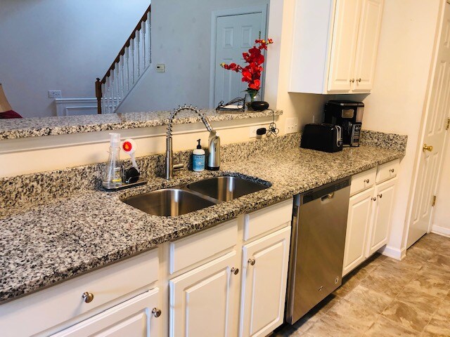 Building Photo - 8165 Kincaid Ct