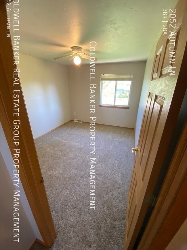 Building Photo - 2052 Autumn Ln