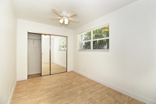 Building Photo - 630 Prosperity Farms Rd