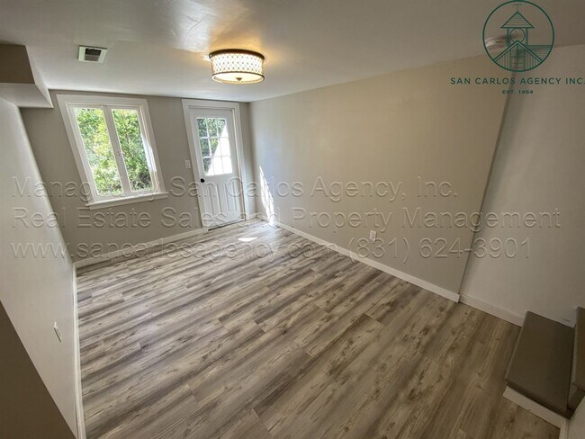 Building Photo - Private and Updated Three Bedroom Carmel H...