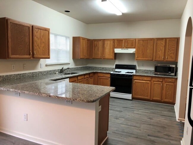 Building Photo - 1465 Leisure Lake Dr