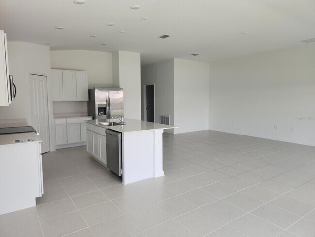Building Photo - 4753 Golden Knight Blvd