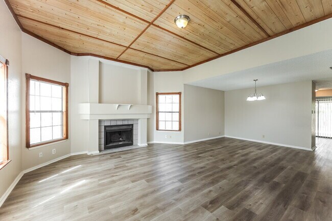 Building Photo - 8743 Ridge Moon Dr