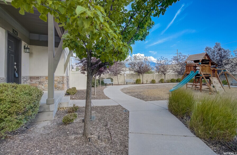 Building Photo - 7547 S Casenina Dr