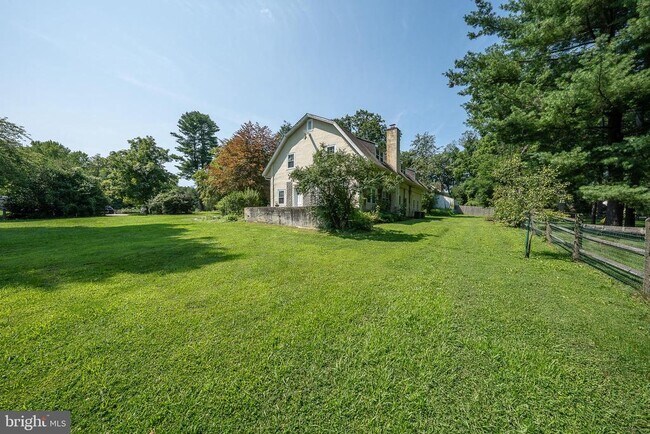 Building Photo - 504 Harriton Rd