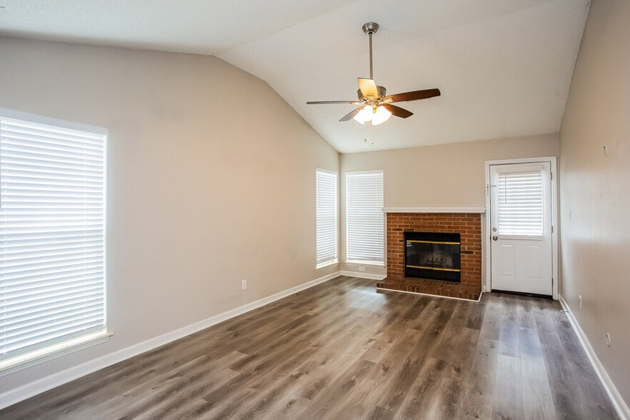 Building Photo - 8908 Chesham Dr