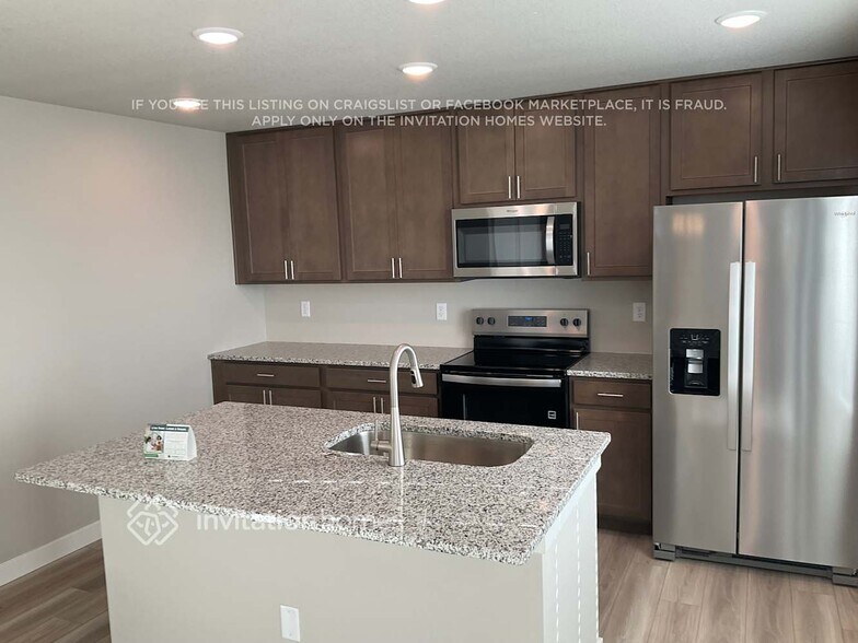 Building Photo - 11755 Mission Peak Pl