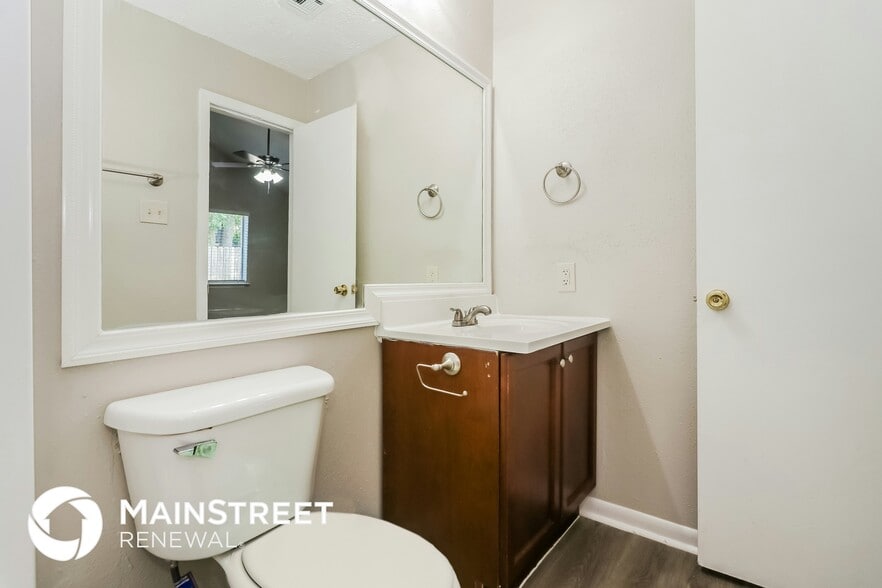 Building Photo - 15830 Gatebriar Dr