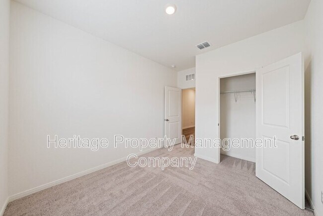 Building Photo - 6028 Pearl Mdw