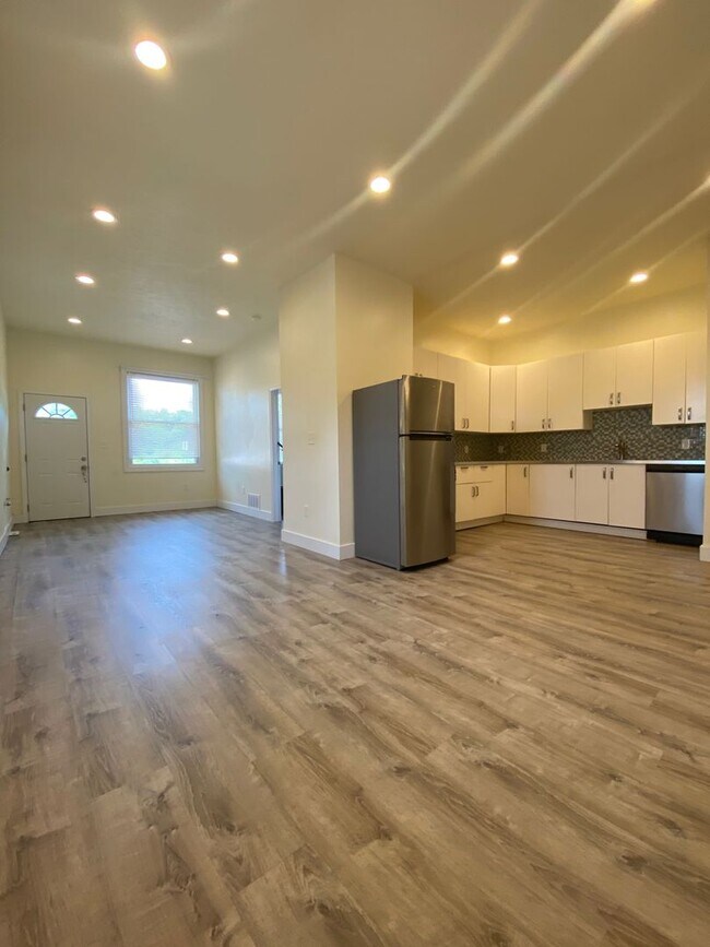 Building Photo - Spacious 1BR apartment
