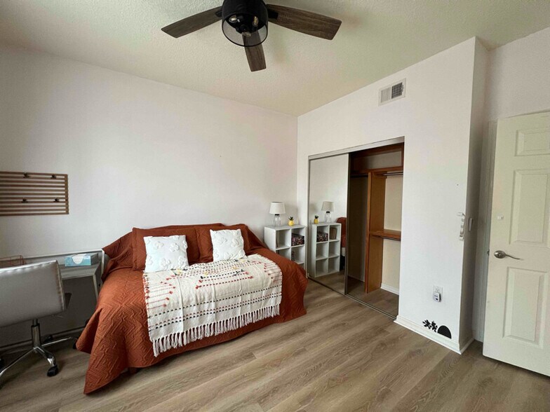 Building Photo - 10825 Windsor Walk Dr