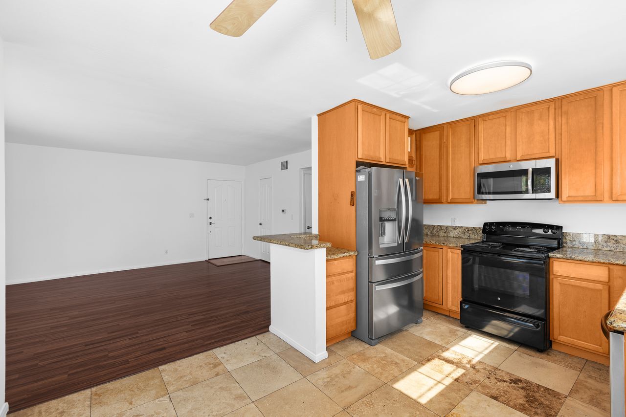 Building Photo - 1499 Broadway