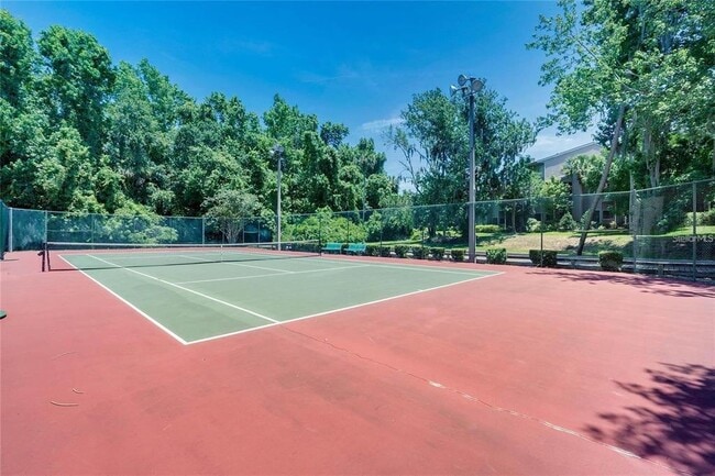 Building Photo - 260 Crown Oaks Way