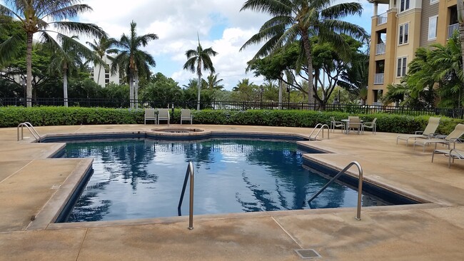 Building Photo - Hawaii Kai Colony at the Peninsula 1 Bedro...