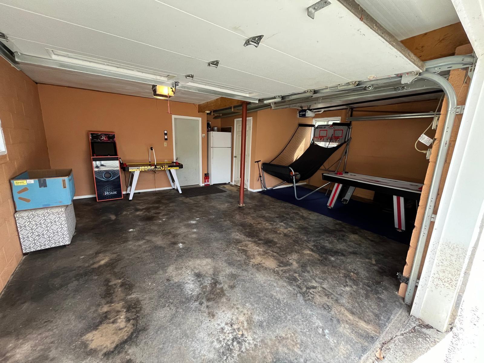 Building Photo - 1121 Thunder Dr
