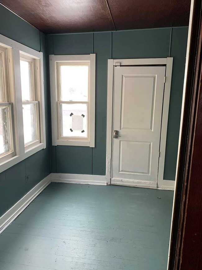 Building Photo - 3 bedroom home