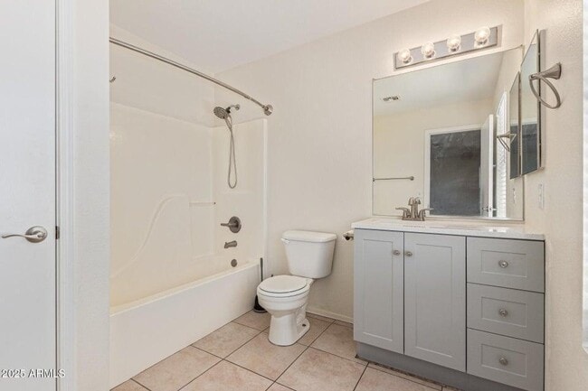 Building Photo - 1534 S Danielson Way