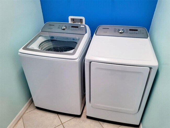 Building Photo - 5338 Fallen Leaf Dr