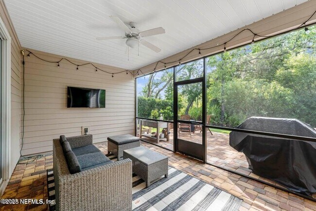 Building Photo - 487 Tintamarre Dr