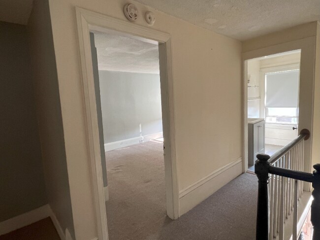 Building Photo - 16 Brown St