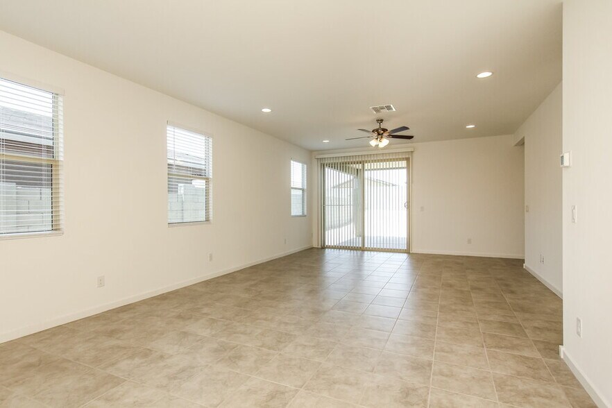 Building Photo - 17342 W Running Deer Trl